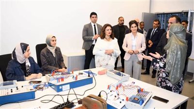 وزيرة الهجرة: نعمل على رفع الكفاءات المصرية للتنافس في أسواق العمل العالمية وندعو الشركات العالمية الكبري بمصر لمحاكاته