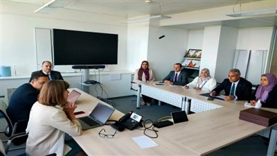 وزير العمل يلتقي كارين كيرتس مدير قسم الحريات النقابية بمنظمة العمل الدولية (صور)