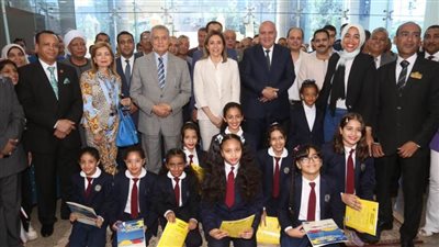 وزيرة الثقافة ومحافظ قنا يفتتحان 