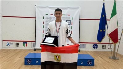 فوز اللاعب المصري على عزت بالمركز الثانى فى بطولة إيطاليا المفتوحة للاسكواش
