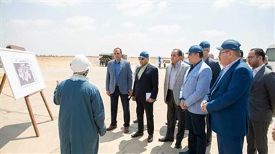 وزير الإنتاج الحربي يشهد إجراءات التشغيل التجريبي لعدد من منتجات مصنع إنتاج وإصلاح المدرعات