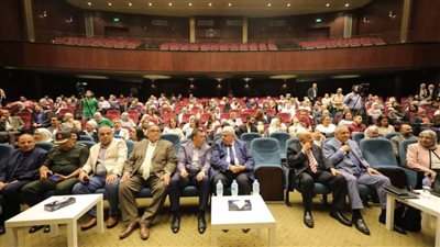 وزير التعليم العالي يفتتح فعاليات المؤتمر العلمي لهندسة عين شمس ويكرم رواد الكلية من الأساتذة