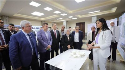 وزير التعليم العالي يتفقد استوديو التصميم الدولي بكلية هندسة عين شمس