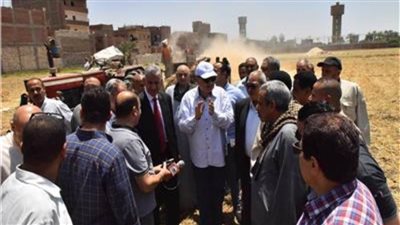 محافظ أسيوط يُعلن ارتفاع نسبة توريد القمح لـ132 ألف طن بالشون والصوامع