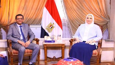 وزيرة التضامن تلتقي نقيب الصحفيين لمناقشة الحماية الاجتماعية والتأمينية للصحفيين (صور)