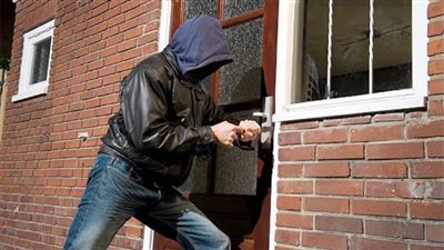 براءة شخصين من تهمة اقتحام منزل والتعدي على صاحبه في مدينة نصر