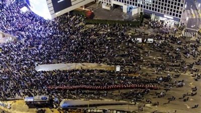 إقالة ضابط جيش إسرائيلي شارك في احتجاج سياسي بالزي العسكري