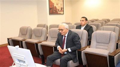 وزير التعليم: مراعاة توزيع ورق الإجابة قبل الامتحان بـ10 دقائق وتوزيع الأسئلة فى الوقت المحدد