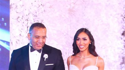 بالصور.. خالد صلاح يحتفل بزفاف ابنته 