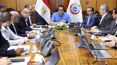 وزير الصحة يترأس غرفة الأزمات والطوارئ بالوزارة لمتابعة تنفيذ خطة التأمين الطبي لاحتفالات عيد الأضحى المبارك 