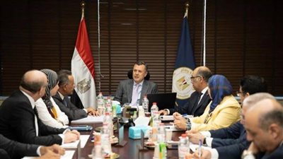 وزير الآثار يدعو لوجود مراكز للفكر لزيادة دور القطاع الخاص في صناعة السياحة