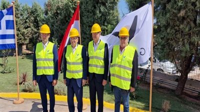 الفريق أسامة ربيع يتفقد مصنع 