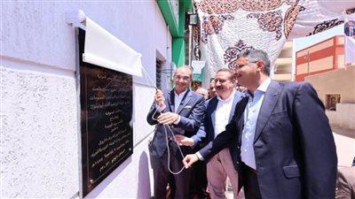 وزير الاتصالات يفتتح عدد من المشروعات بقرى حياة كريمة بالمنوفية (صور)