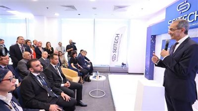 وزير الاتصالات يفتتح مقر شركة ألمانية رائدة في صناعة برمجيات السيارات الحديثة