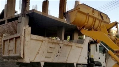 رفع 575 طن أتربة وتراكمات بمدينة الأقصر