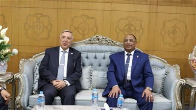 رئيس قضايا الدولة يستقبل رئيس المحكمة الدستورية