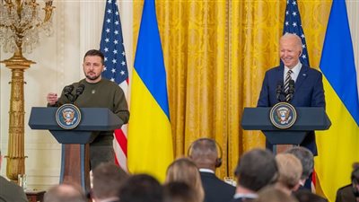 بايدن: مستقبل أوكرانيا داخل الحلف وندعمها عسكريا