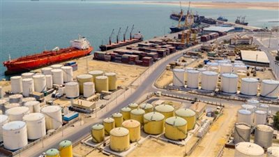 اقتصادية قناة السويس: نشاط لافت لميناءي السخنة والأدبية باستقبال 236 سفينة خلال الربع الأخير للعام المالي 22/2 (صور)