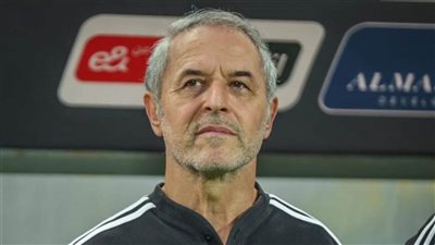 رباعي الأهلي المرشح لقيادة خط الدفاع أمام المقاولون الليلة