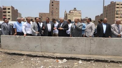 وزير التنمية المحلية ومحافظ الجيزة يفتتحان موقف سرفيس المريوطية الجديد (صور)
