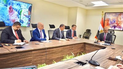 نائب وزير الإسكان يلتقى أحد التحالفات العالمية المتخصصة في تنفيذ وتمويل مشروعات مياه الشرب والصرف (صور)