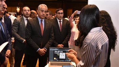 وزير العمل يفتتح ملتقى توظيف يوفر  فرص عمل في 70 شركة إتصالات وتكنولوجيا معلومات