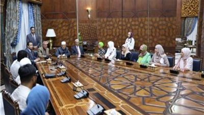الإمام الأكبر يلتقي المتدربين الفرنسيين بمركز الشيخ زايد لتعليم اللغة العربية بالأزهر