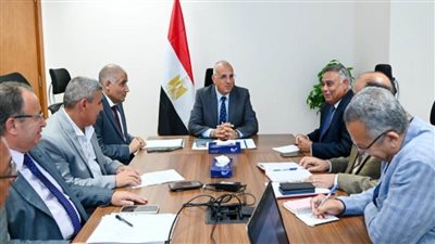 وزير الري يتابع إجراءات تطهير المساقي بالبحيرة لضمان وصول المياه للمزارعين (صور)