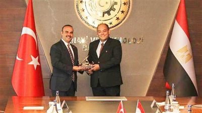 وزير التجارة والصناعة يبحث مع وزير الصناعة والتكنولوجيا التركي فرص تعزيز التعاون الصناعي المشترك (صور)