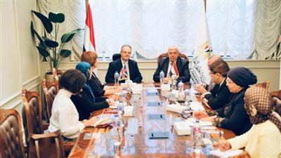 وزير التعليم العالي يستقبل السفير البريطاني بالقاهرة لبحث تعزيز التعاون المشترك