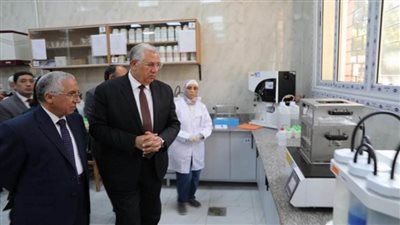 وزير الزراعة يفتتح معمل خصوبة الأراضي ويتفقد وحدة الاستشعار عن بعد (صور)