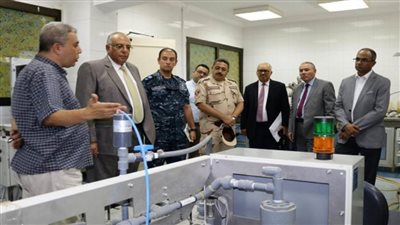 نائب وزير الإسكان يشارك باجتماع اللجنة المشكلة لبحث بناء قاعدة علمية في مجال محطات تحلية المياه (صور)