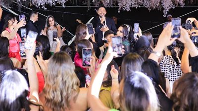 بالصور| حماقى يشعل أضخم إحتفالية للسيدات فقط  .. وتصاعد آجواء الاثارة ب 