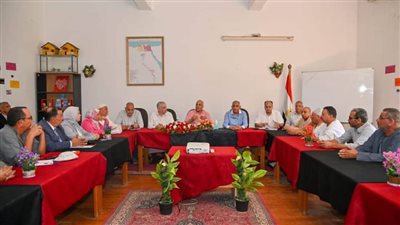 وزير الري يلتقي عددا من المنتفعين ورؤساء الروابط بالبحيرة ويستمع لطلباتهم