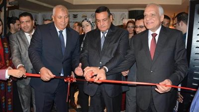 وزير التنمية المحلية ومحافظ الجيزة يفتتحان معرض الحرف التراثية والمنتجات اليدوية بالتعاون مع سفارة اليمن بالقاهرة