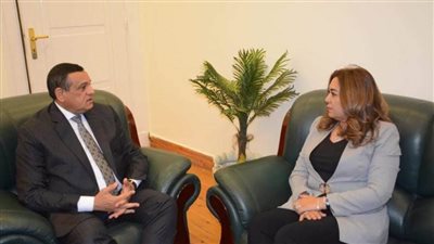 وزير التنمية المحلية يتابع مع محافظ دمياط إجراءات تشغيل مجمعات الخدمات الحكومية بقرى حياة كريمة 
