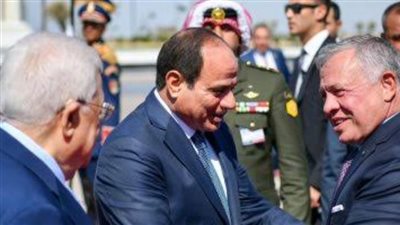 السيسي يودع العاهل الأردني والرئيس الفلسطيني عقب القمة الثلاثية