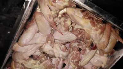 مصادرة 134 كيلو لحوم ودواجن وأسماك مدخنة رنجة فاسدة بالغربية