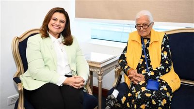وزيرة الهجرة تلتقي فهيمة النقراشي لمناقشة أحوال الجالية المصرية بألمانيا