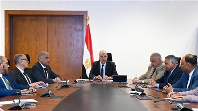 وزير الري يتابع إجراءات تطوير منظومة توزيع المياه
