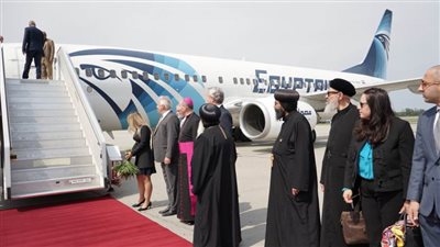 البابا تواضروس يصل مطار بودابست في بداية زيارته للمجر.. صور