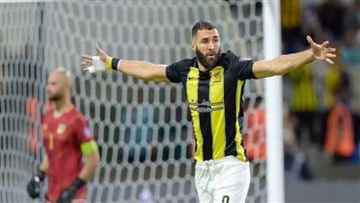 بنزيما يقود تشكيل اتحاد جدة أمام الطائي في الدوري السعودي