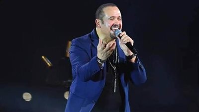 هشام عباس بالمحكى ومشاركة اولى لسيمون 