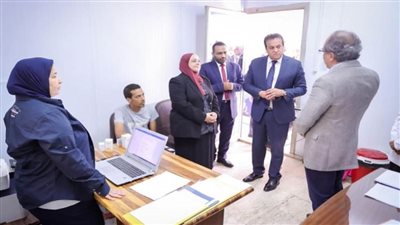 وزير الصحة يتفقد مستشفى مصر الجديدة للصحة النفسية لمتابعة آليات العمل ببرنامج خفض الضرر (صور)
