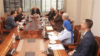 وزير الزراعة يتابع تطوير منظومة كارت الفلاح وحوكمة الأسمدة لضمان وصول الدعم لمستحقيه