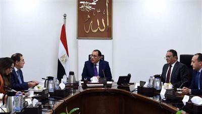 رئيس الوزراء يتابع خطط توفير الاحتياجات من المواد البترولية