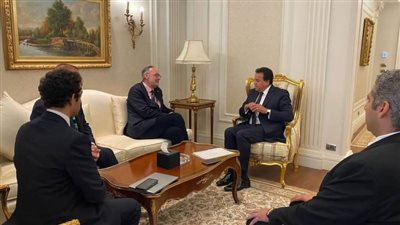  وزير الصحة يستقبل مدير معهد الالتهابات البكتيرية بمعهد 