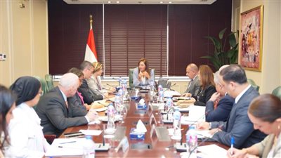 وزيرة التخطيط والتنمية الاقتصادية تبحث سبل التعاون مع وفد البنك الدولي