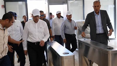 رئيس الوزراء يتفقد أعمال تطوير الخدمات بمنطقة الأهرامات