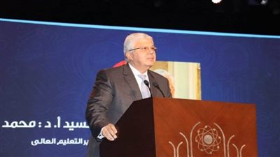 وزير التعليم العالي يشهد ختام فعاليات أسبوع شباب الجامعات والمعاهد العليا الثالث عشر بجامعة حلوان (صور)